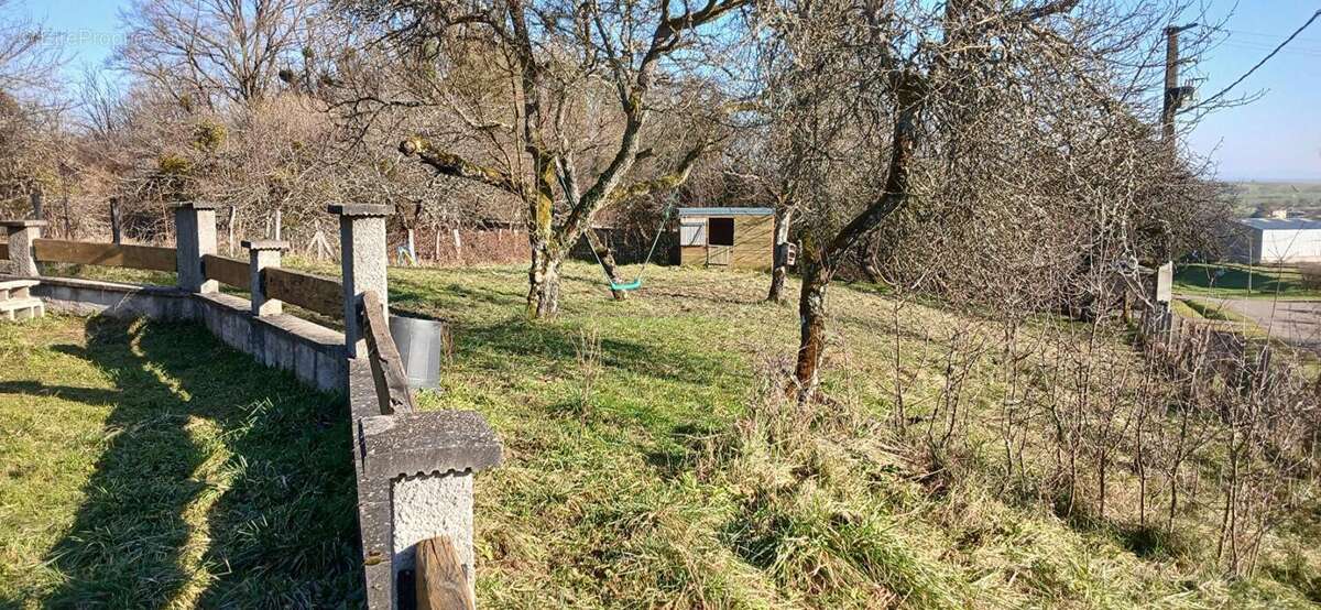 Maison à DAMBENOIT-LES-COLOMBE