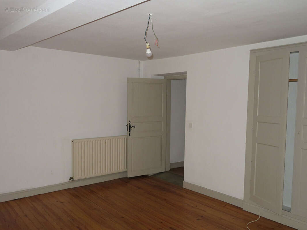 Maison à TRIE-SUR-BAISE