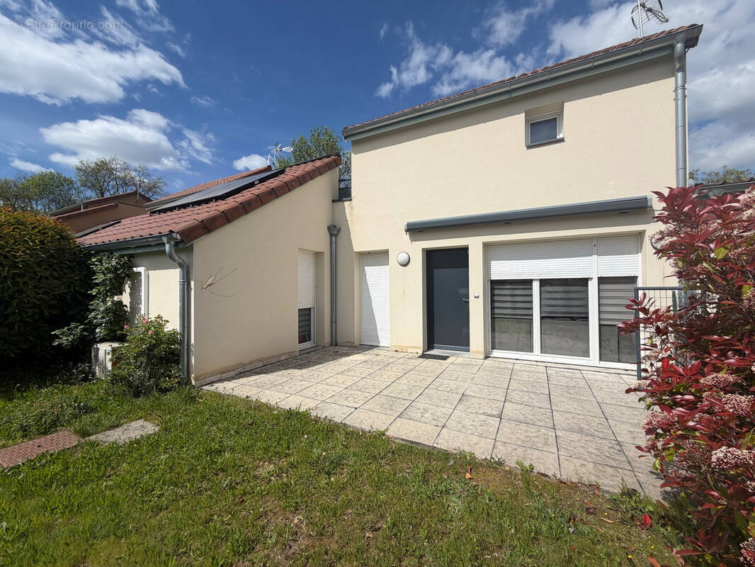 Maison à L'ISLE-D'ABEAU