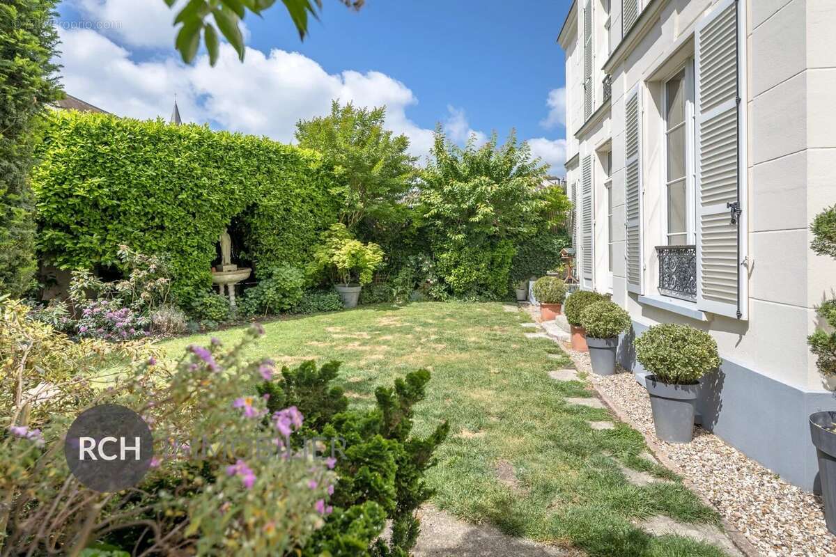 Maison à MONTFORT-L'AMAURY