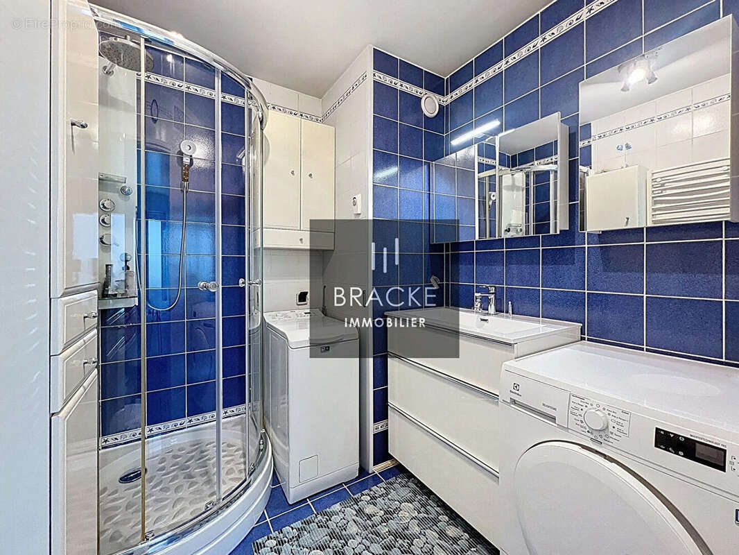 Appartement à COURBEVOIE
