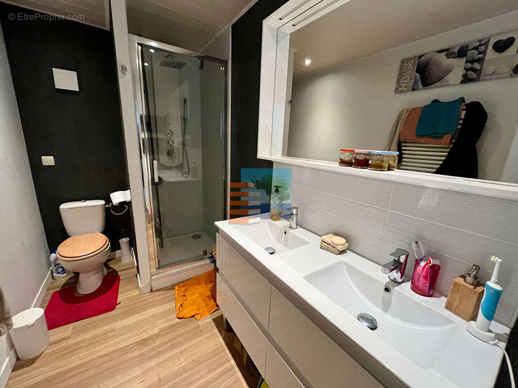 Maison à SAINT-LAURENT-DE-LA-SALANQUE