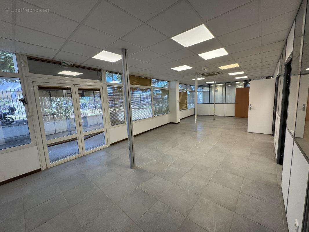 Bureaux de 250 m²  St Denis proche tribunal - photo 3