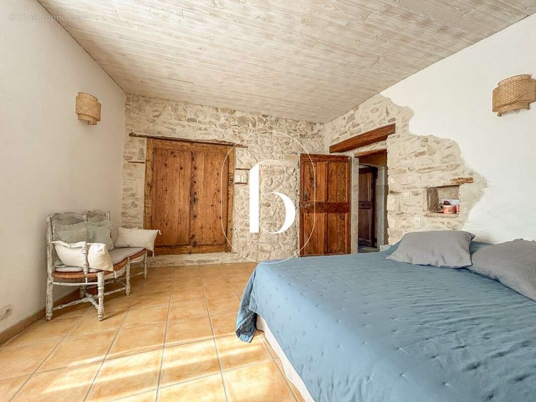 Maison à BARJAC