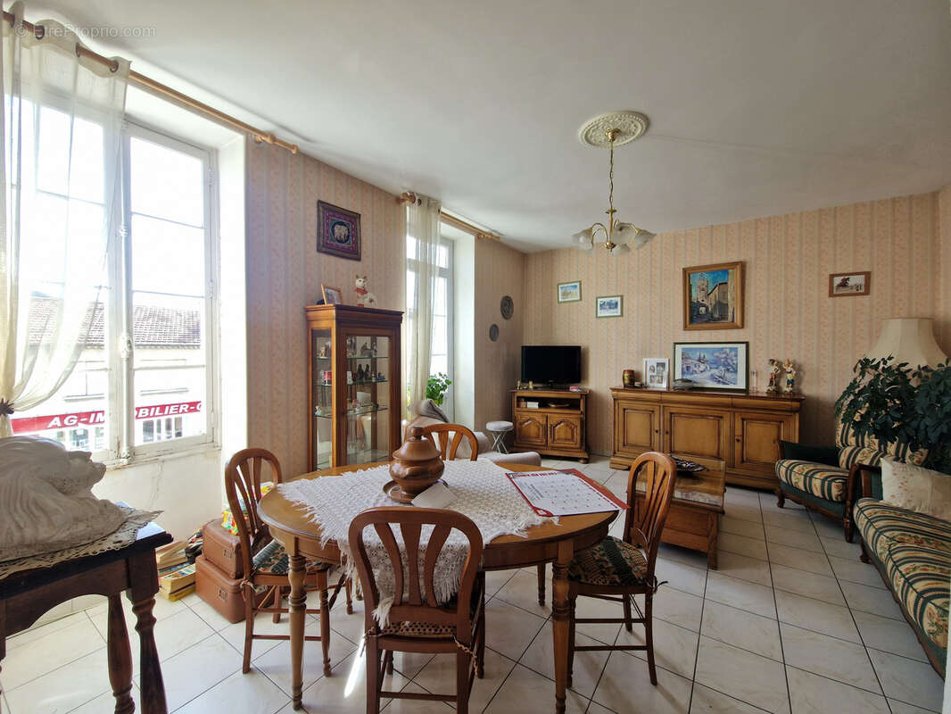 Appartement à NYONS