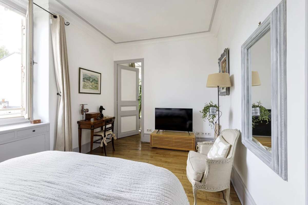 Appartement à NEUILLY-SUR-SEINE