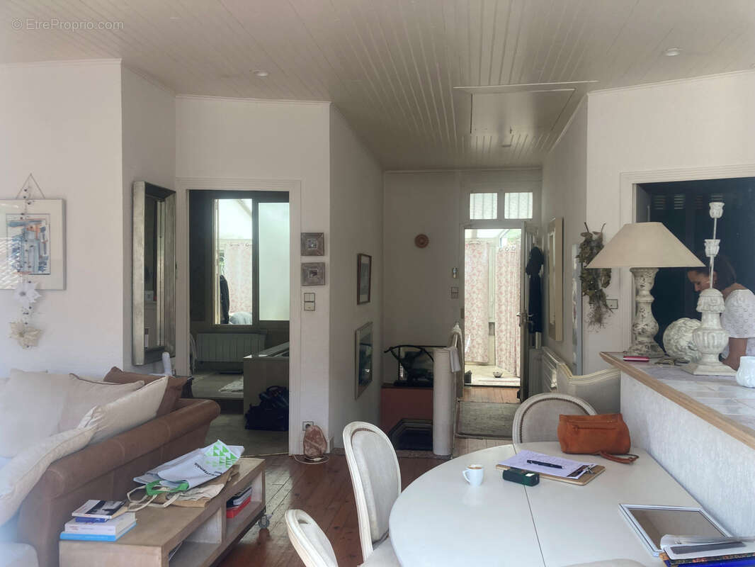 Axat, maison 3 chambres, grand séjour, terrasse, véranda, garage. - photo 14