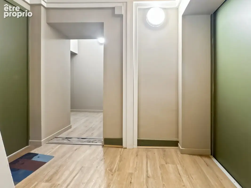 Studio entièrement refais à neuf, meublé équipé au centre de Belleville au calme - photo 9