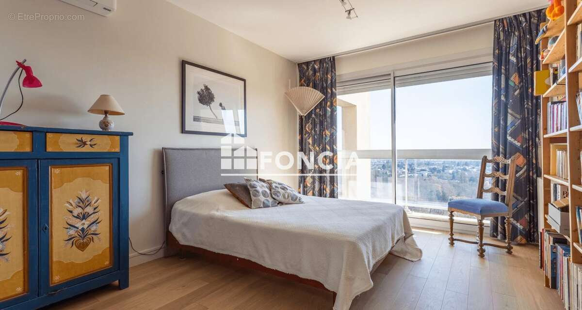 Maison à LE PLESSIS-ROBINSON