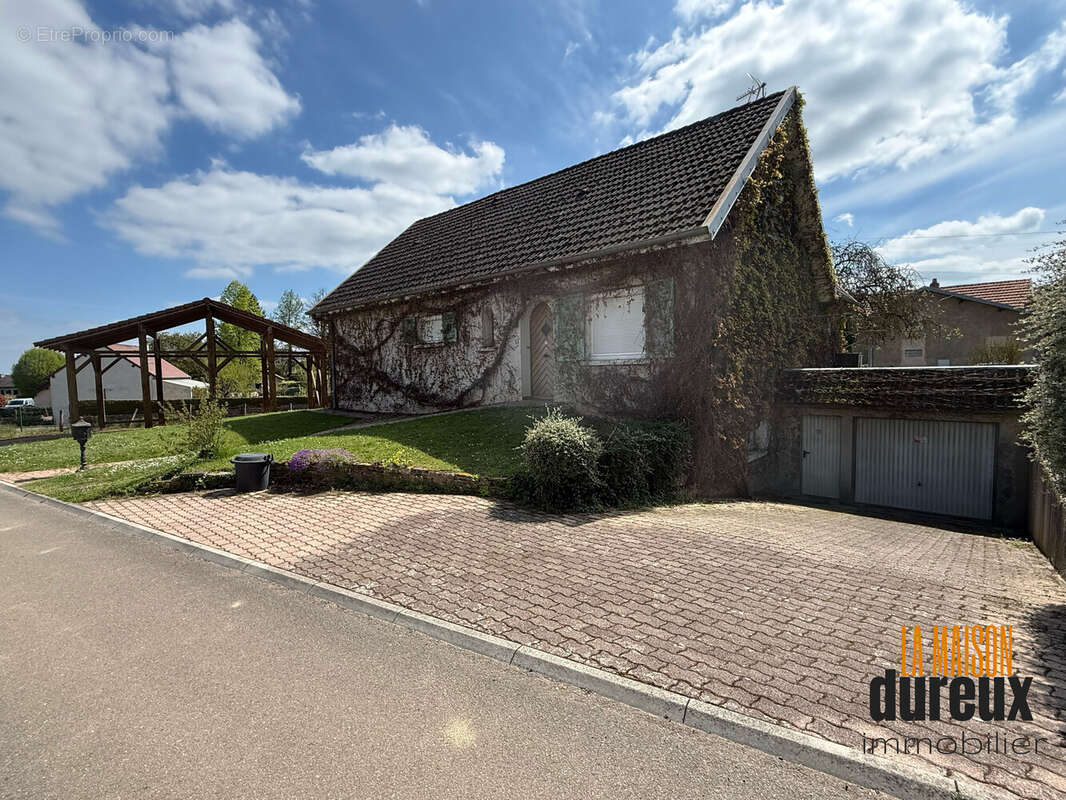 Maison à ARC-LES-GRAY