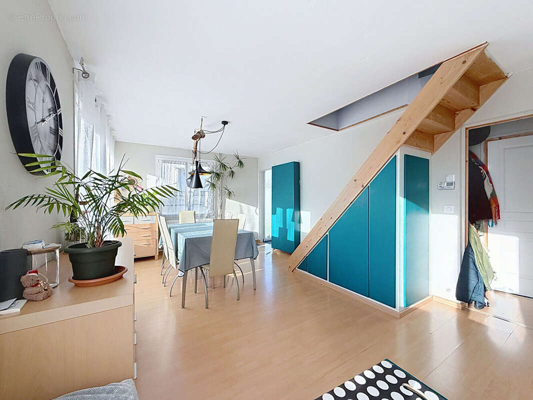 Maison à SAINT-ETIENNE-DU-ROUVRAY