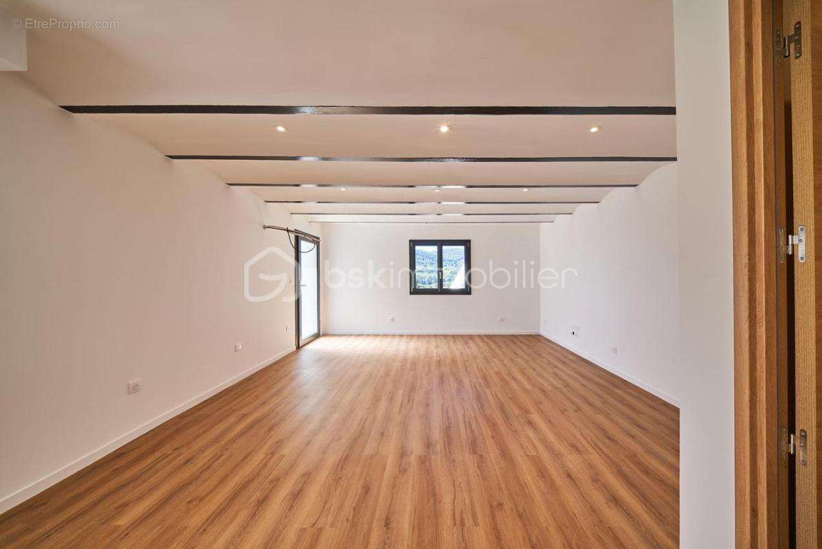 Appartement à LA CADIERE-D'AZUR
