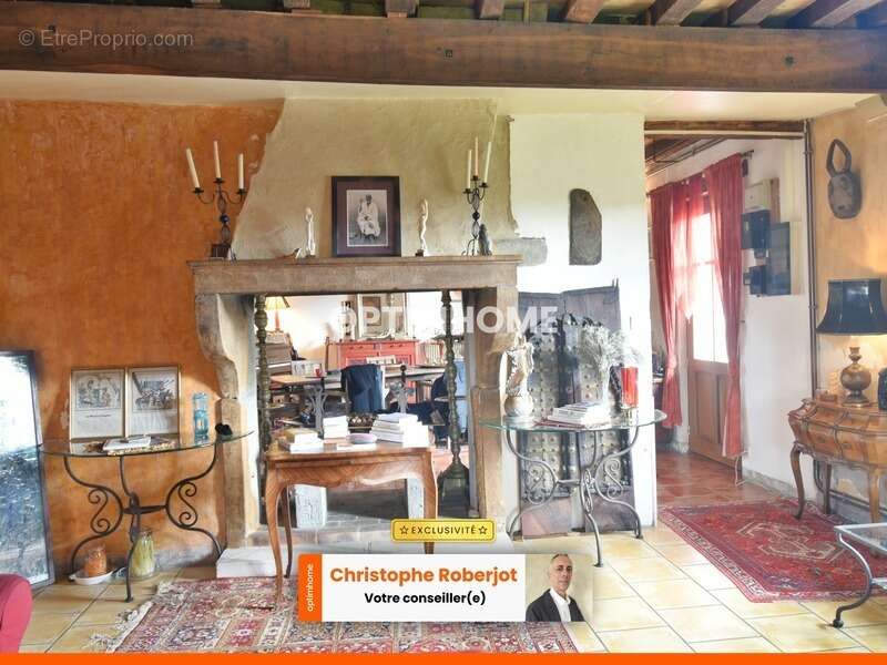 Maison à LONGEPIERRE