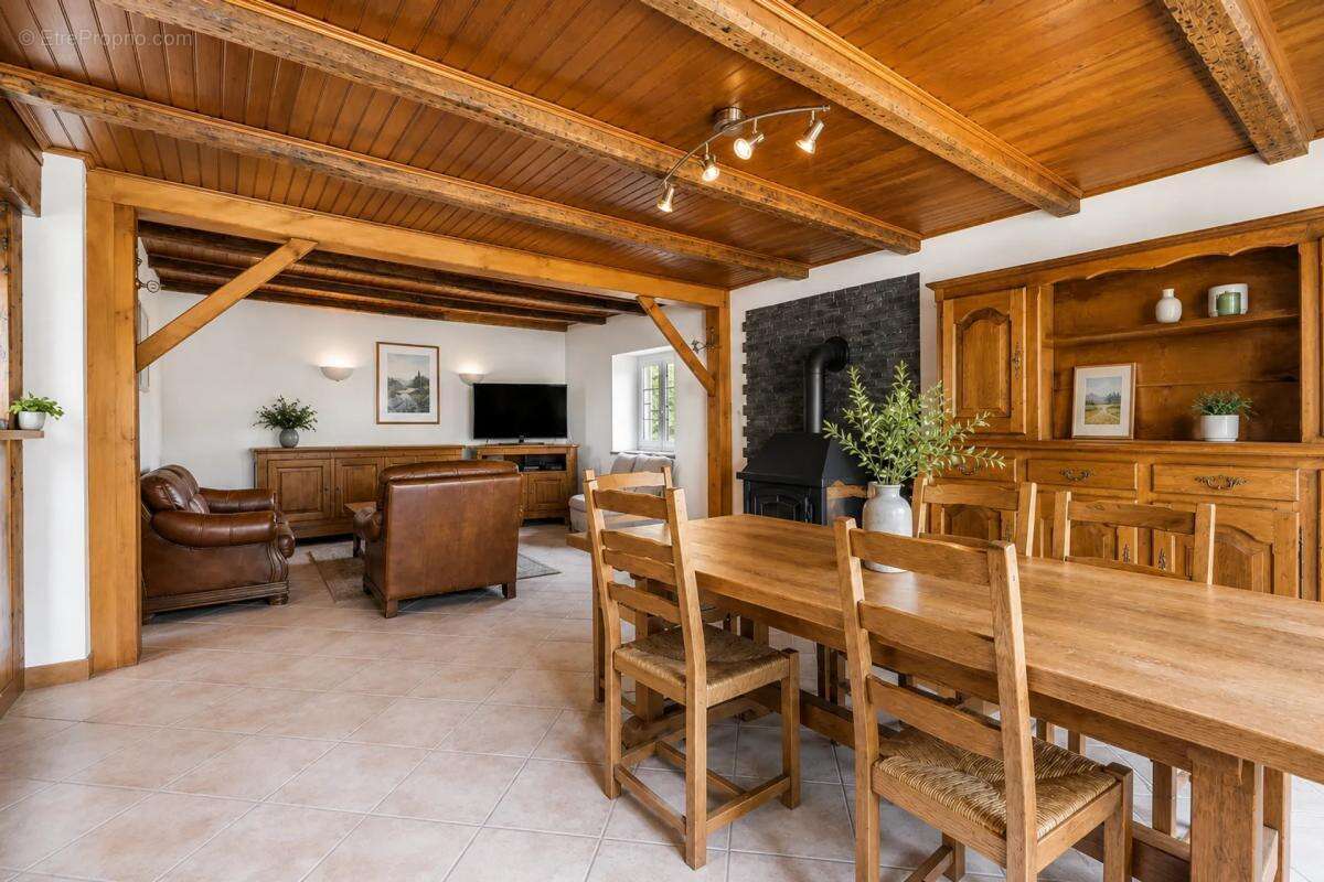 Maison à CHAMPAGNEY