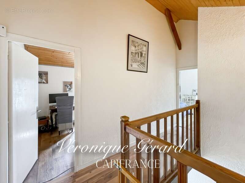 Belle Girondine avec Gîte et boxes pour chevaux à SAINT CHRISTOPHE DE DOUBLE sur 12000M² de terrain - photo 22