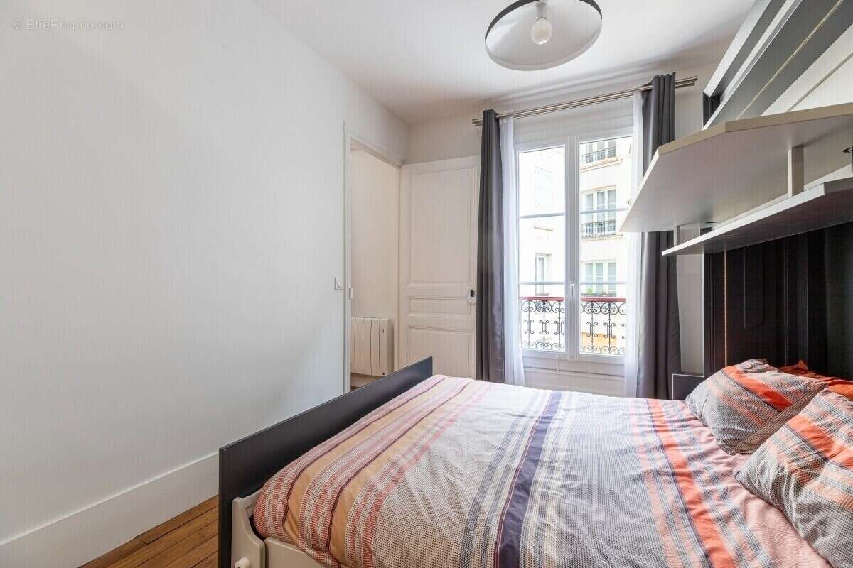 Appartement à PARIS-10E