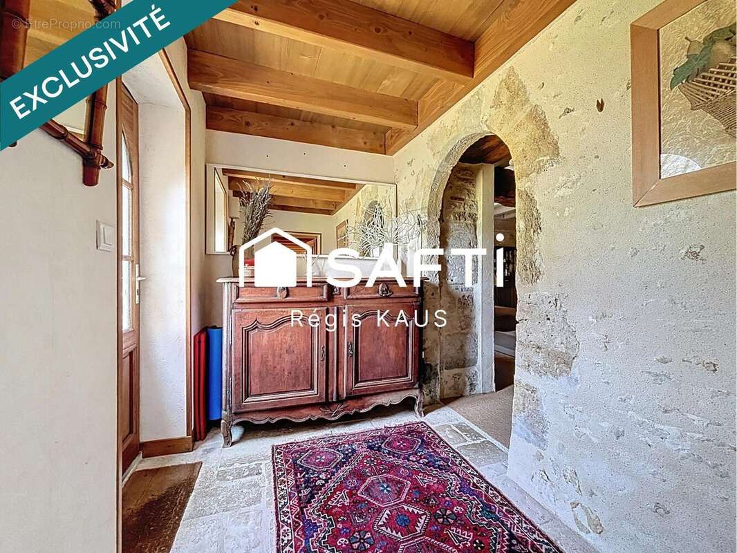Maison 177 m² à Saint-Martin-Lars-En-Sainte-Hermine  - photo 3