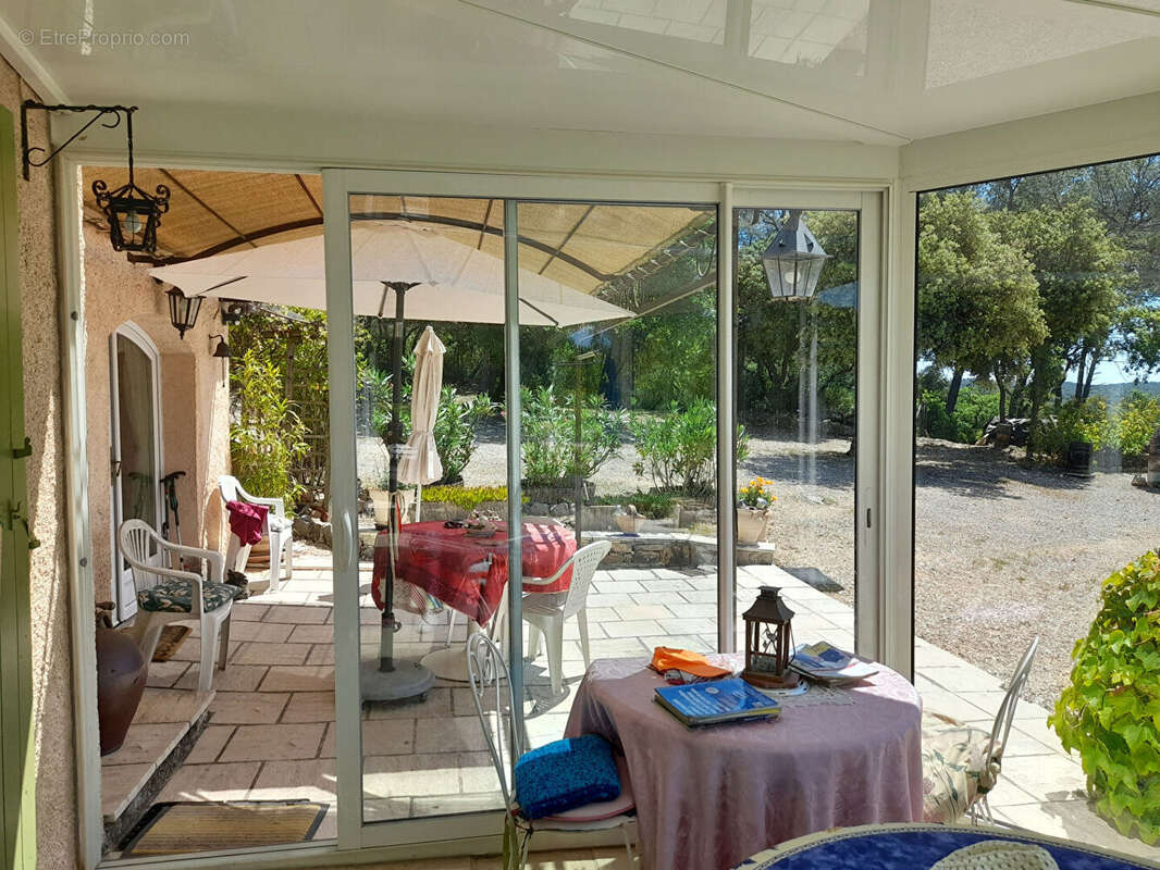 Maison à ENTRECASTEAUX