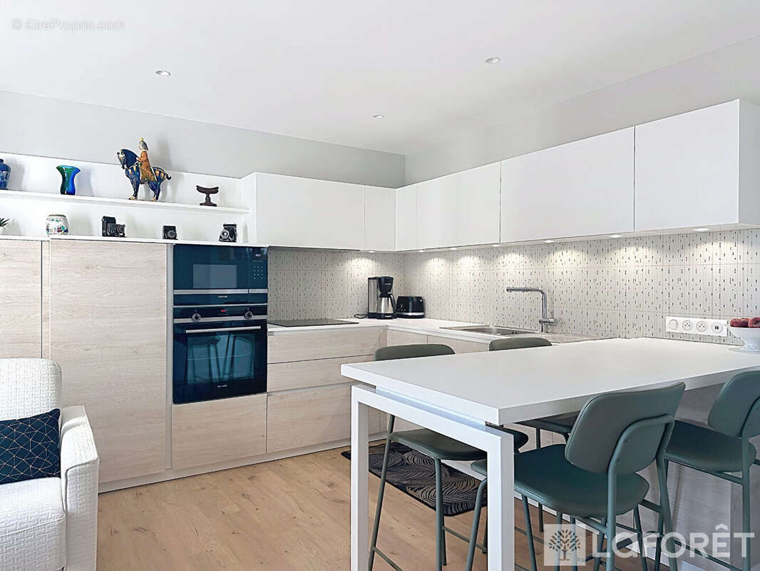 Appartement ENTIEREMENT RENOVÉ 2 pièce(s) 39.68 m² + Chambre d'appoint. - photo 2
