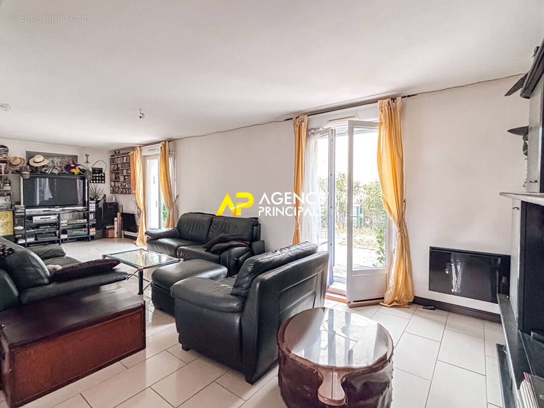 Maison à SARTROUVILLE