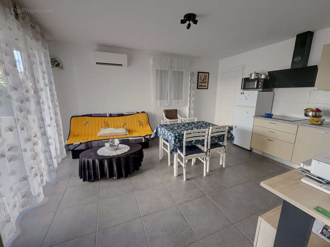 Appartement 34 m² à Santa-Lucia-Di-Moriani  - photo 3