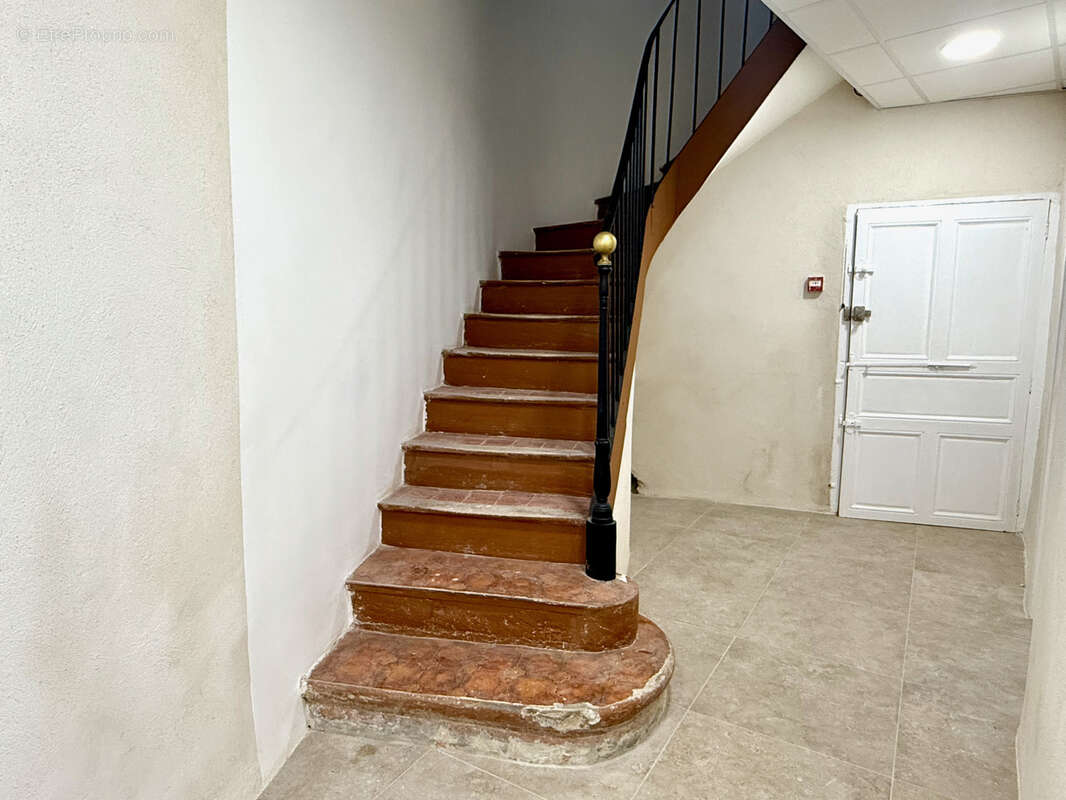 Appartement à SUZE-LA-ROUSSE