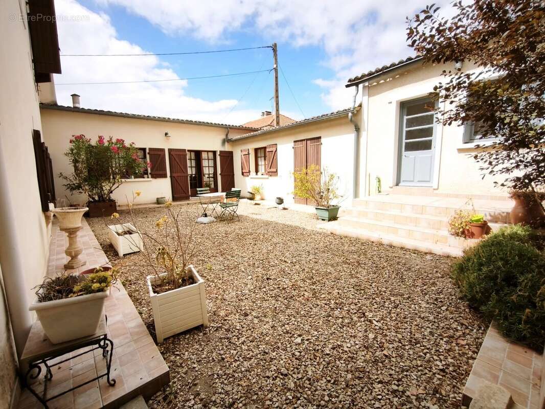 Maison 4 chambres et studio independant - jaunay marigny - photo 19
