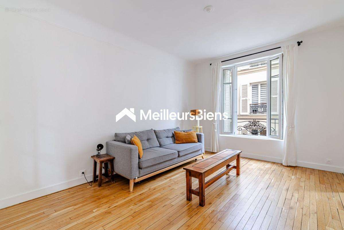 Appartement à PARIS-17E