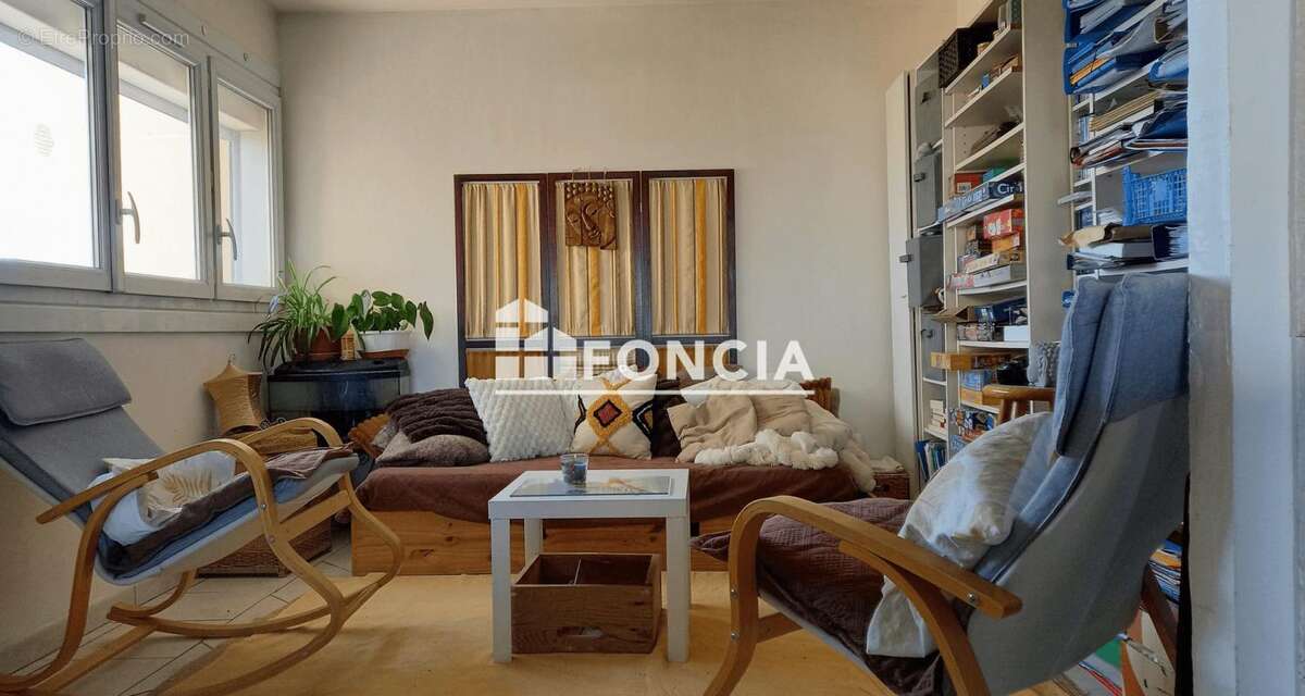 A vendre appartement t4/5 + cave a martigues ( 13500) - photo 2