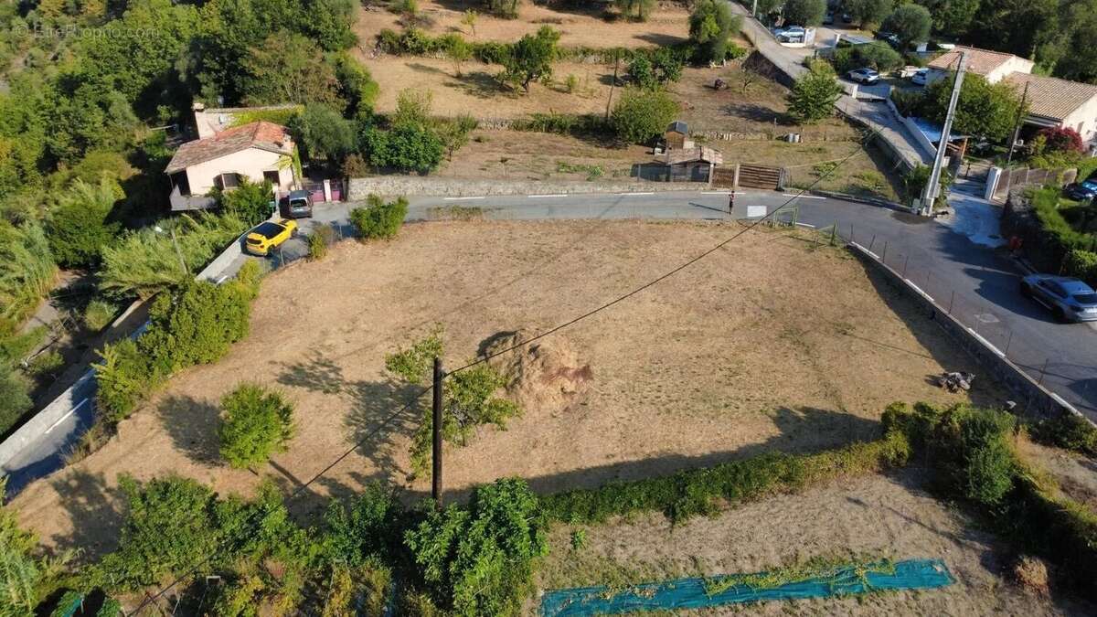 Terrain constructible 1280 m² - photo 4