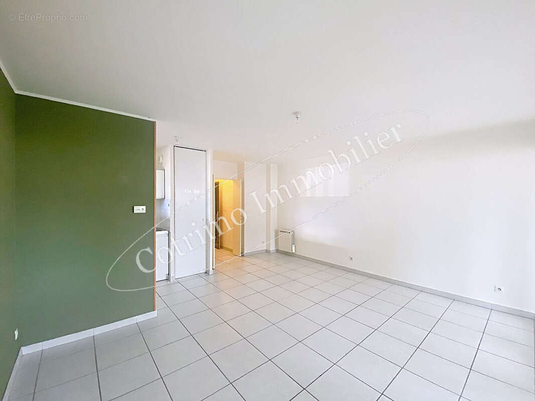 Appartement à MEYZIEU