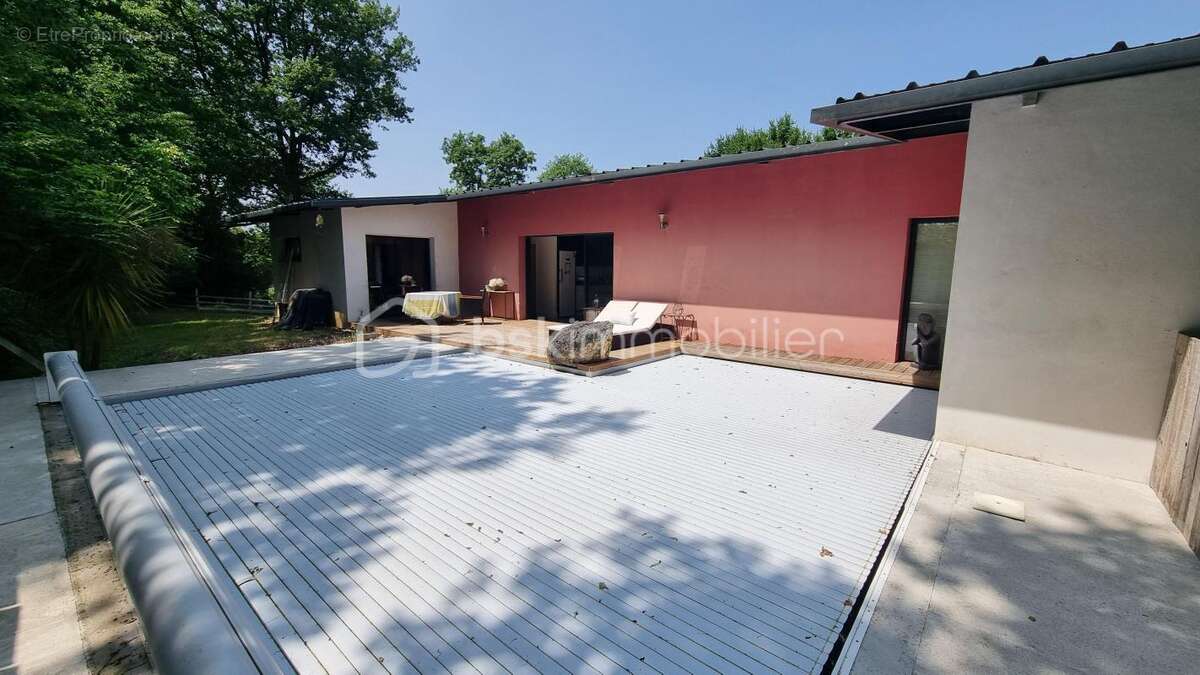 Maison à BUSSAC-SUR-CHARENTE