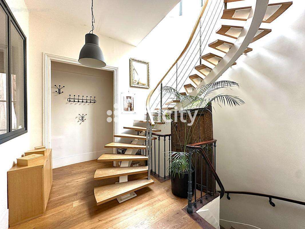 Appartement à PARIS-11E