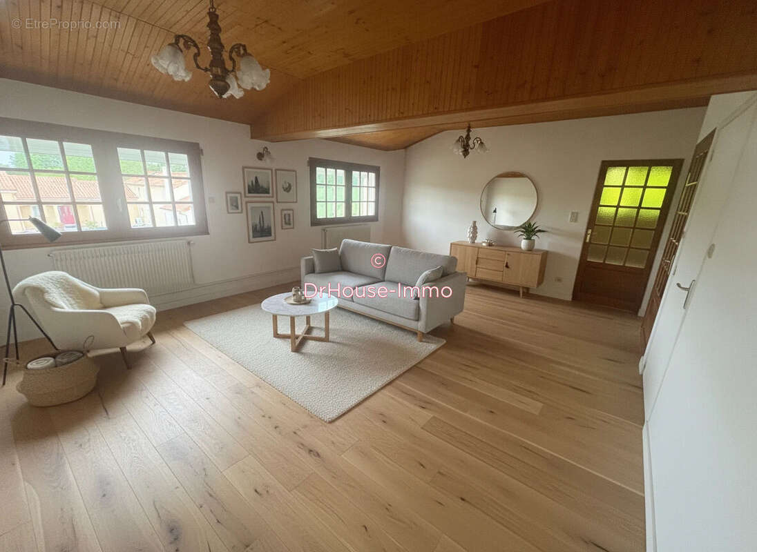 Maison 253 m² à Mignaloux-Beauvoir  - photo 3