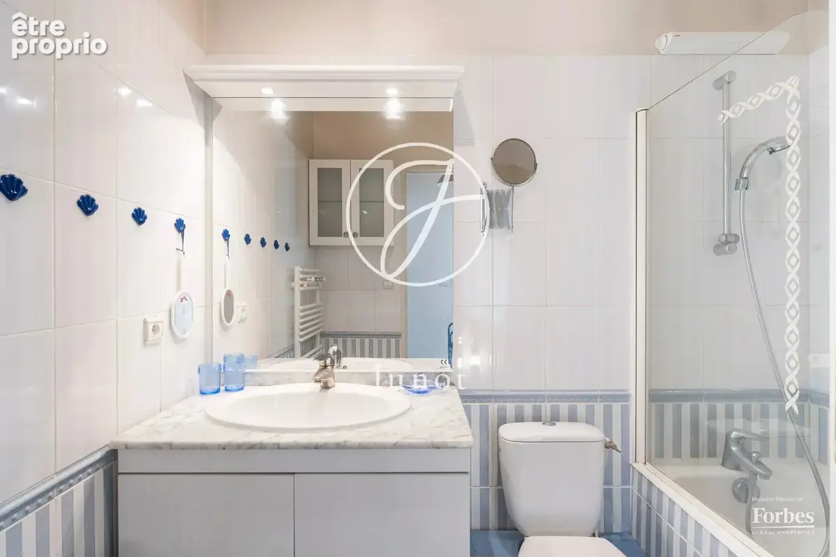Paris 3 - RUE DE MONTMORENCY - Appartement - 3 pièces - 76,10m² Carrez - 2 chambres - Dernier étage - photo 14