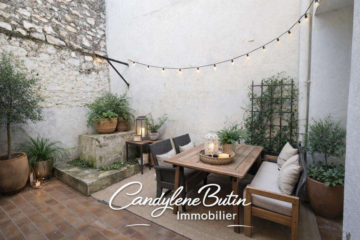 Beaux volumes et fort potentiel ,maison de caractère en coeur de village - photo 18