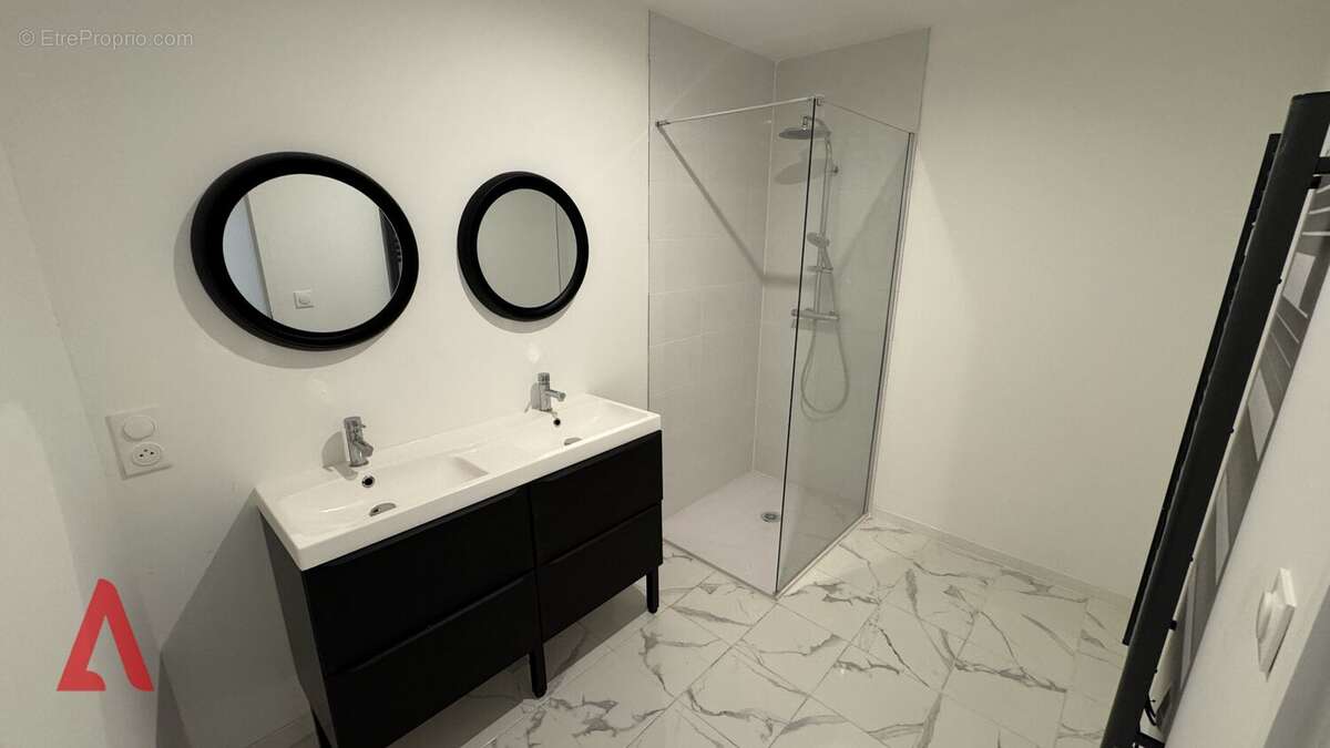 Belle maison de caractère de 200m2 avec 5 chambres en parfait état au cur historique de Roujan - photo 11