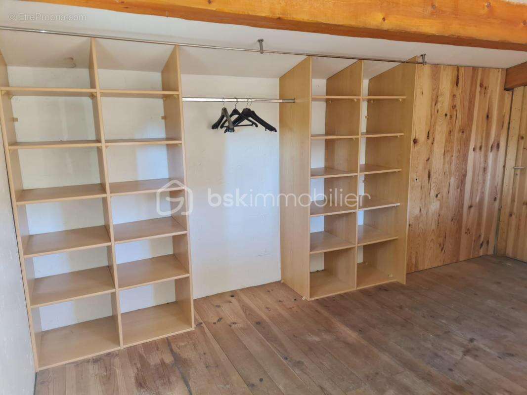 Maison à LA ROQUETTE-SUR-SIAGNE