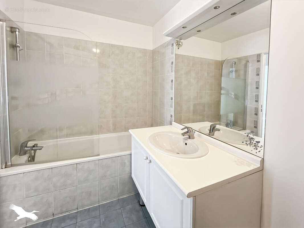 Appartement à MARSEILLE-2E