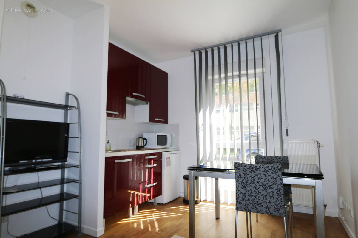 Appartement à COURBEVOIE