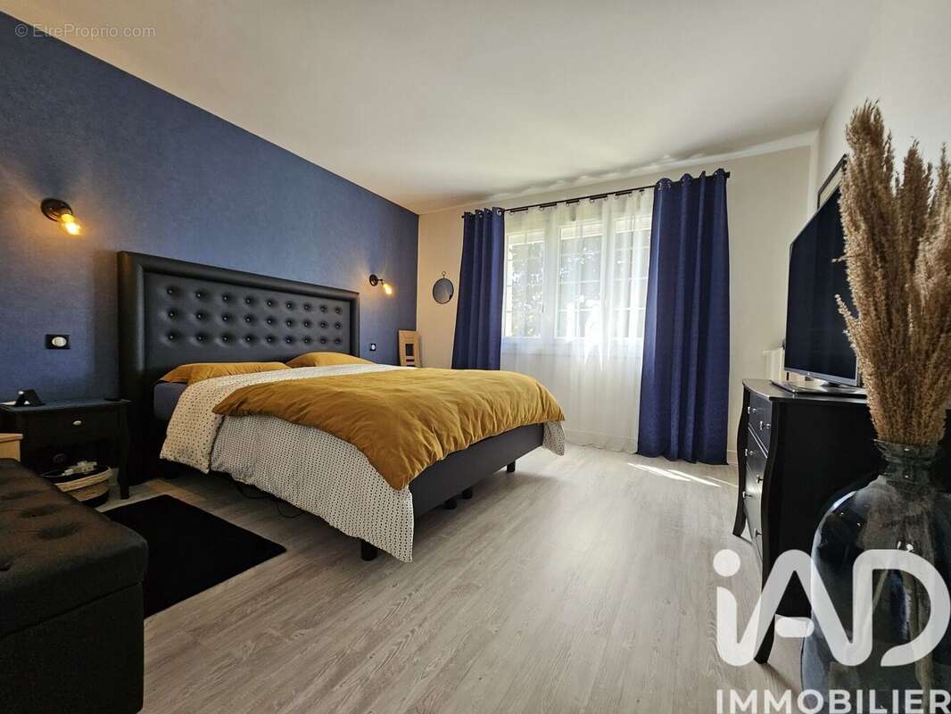 Maison 142 m² à Coulaines  - photo 7