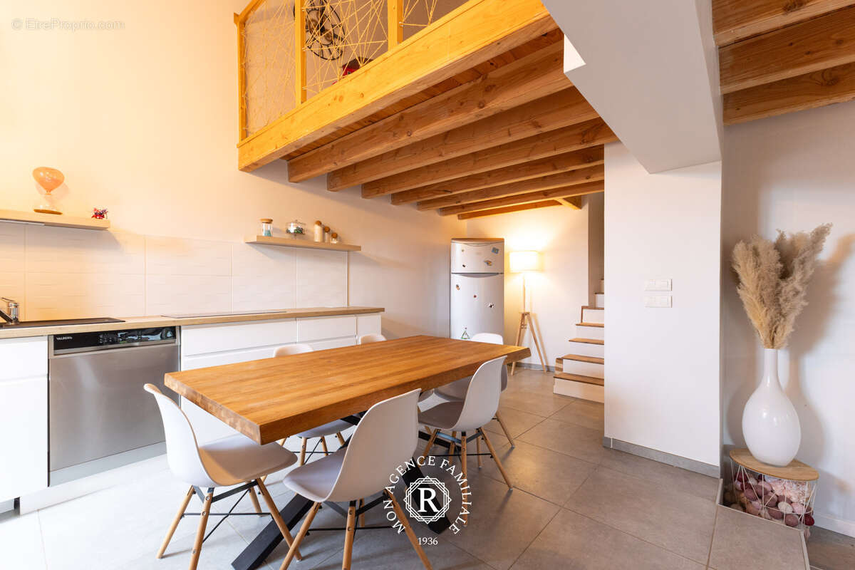 Maison à VIC-LE-COMTE