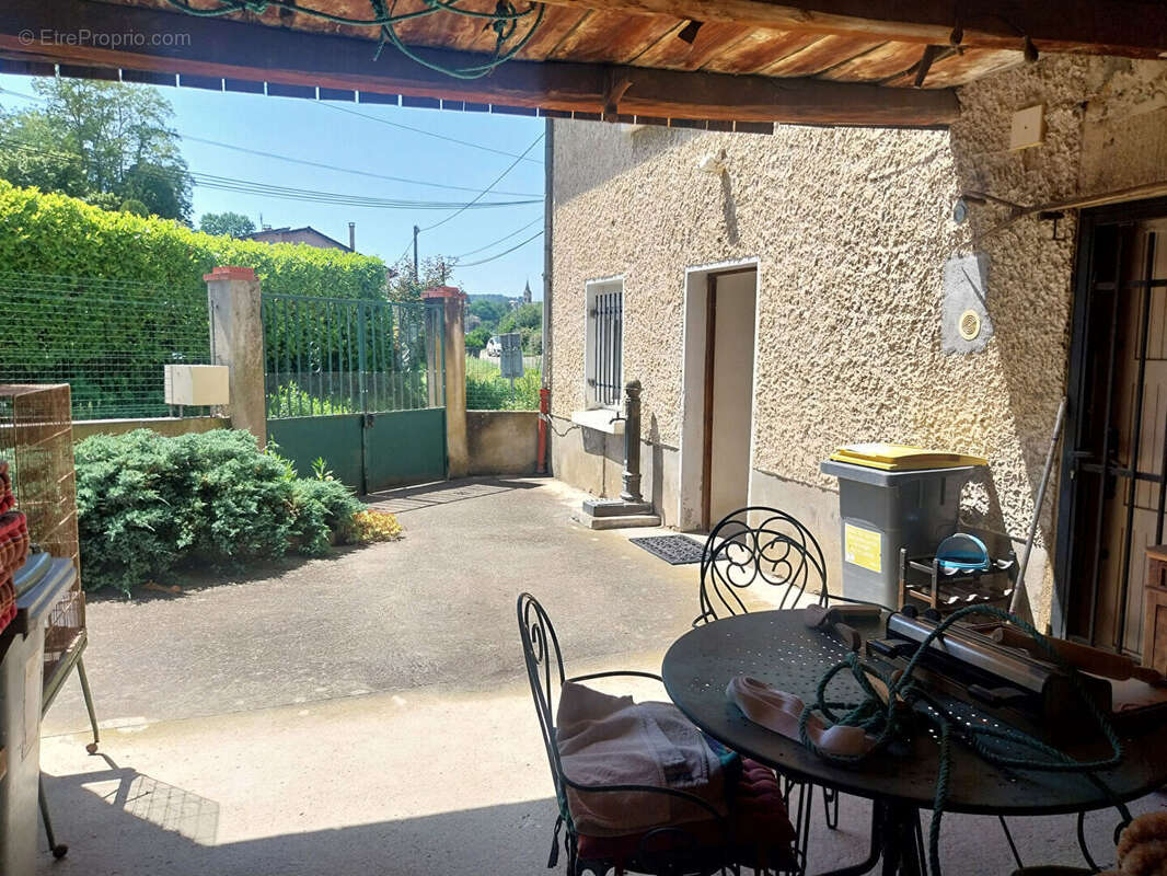 Maison à PONT-EVEQUE