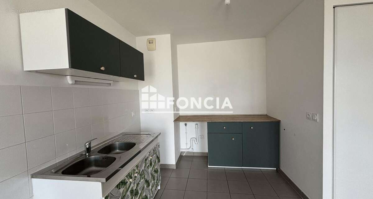 Appartement à AVRILLE