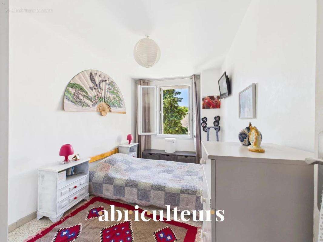 Maison à LA ROQUE-D'ANTHERON