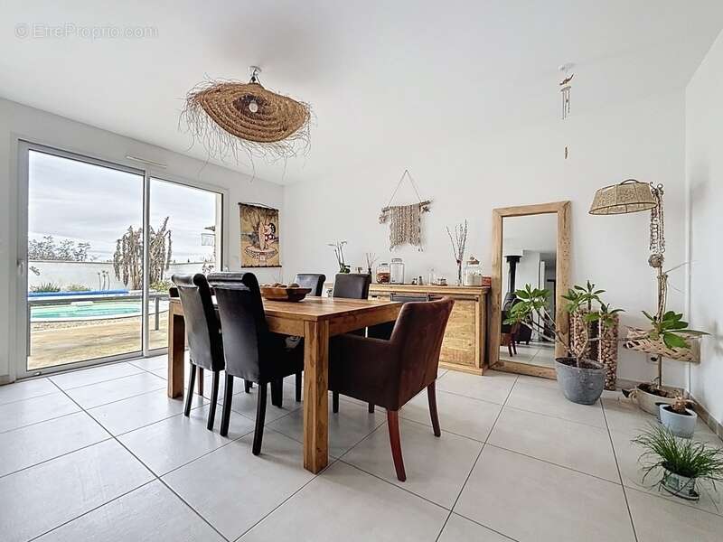 Maison à CHARENTILLY