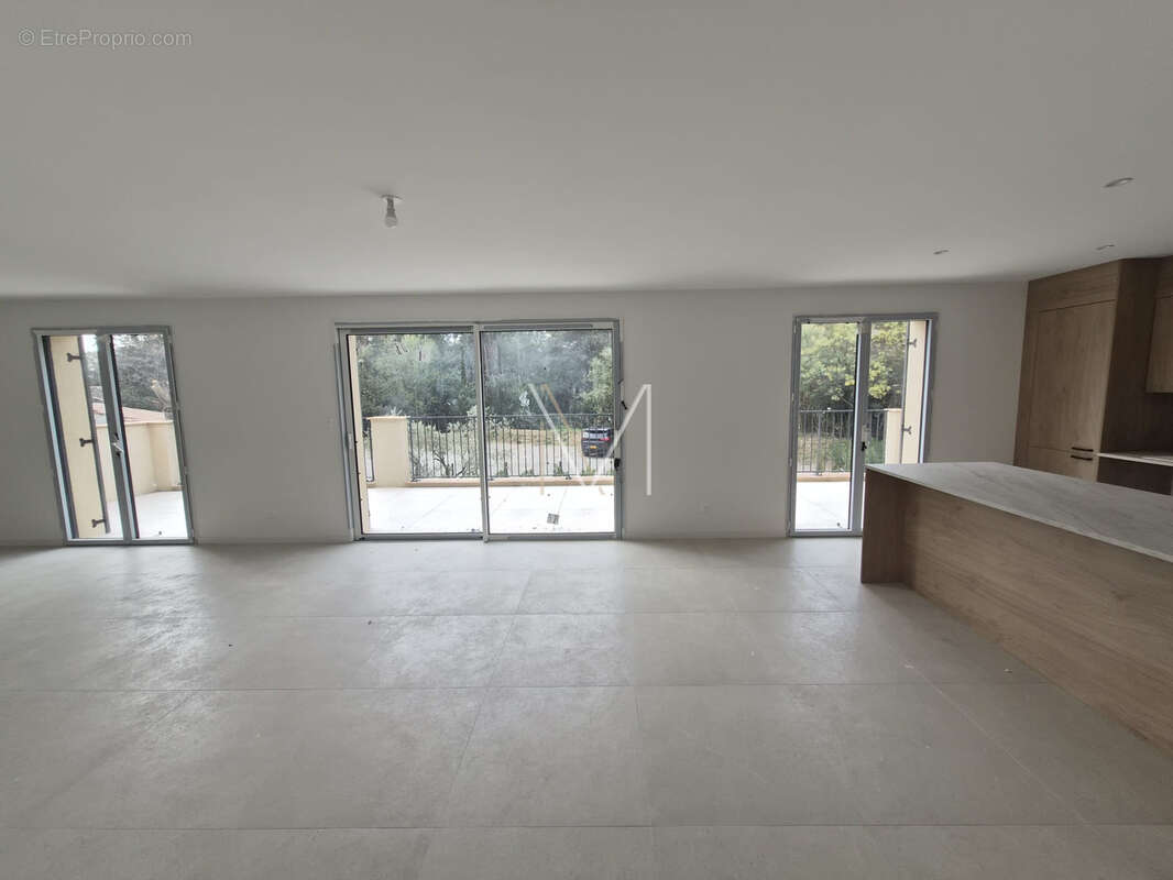 Appartement neuf dernier etage de residence a pied de la plage  t4 avec grande terrasse - photo 7