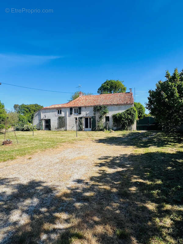 Maison à SURGERES
