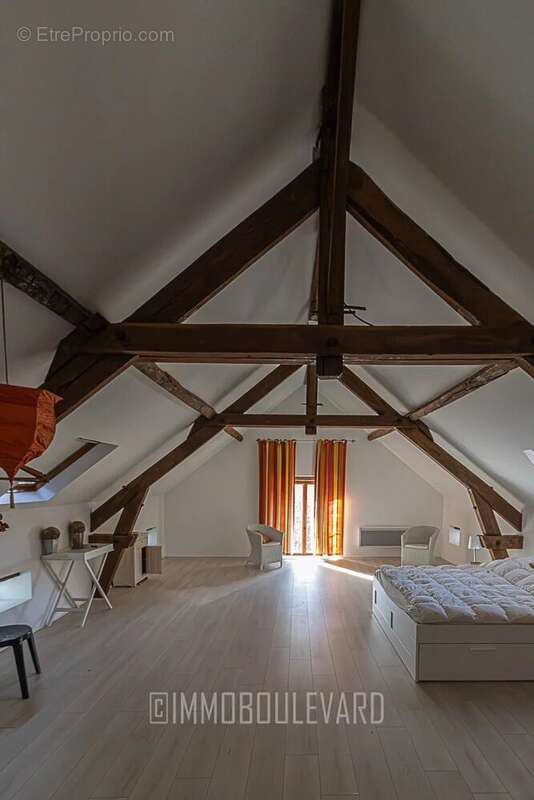 Maison à BOUSSAC-BOURG