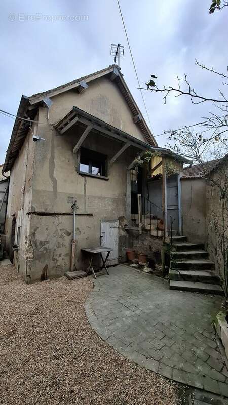 Maison à GOMMECOURT